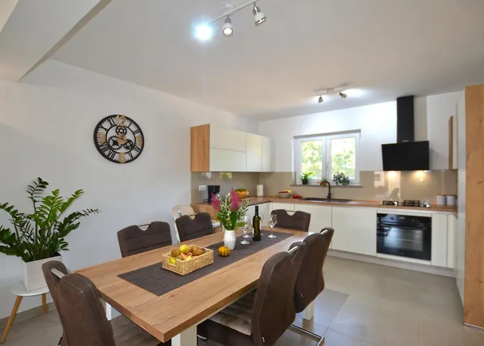 Evening Sky House Bale